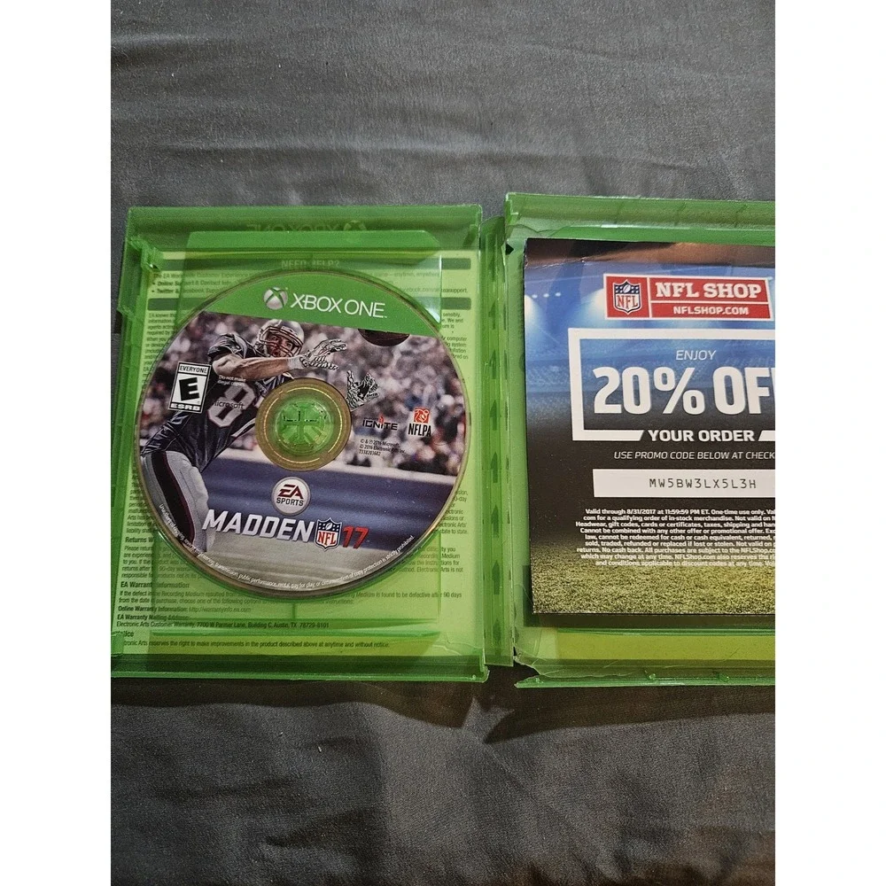 Madden NFL 17 Xbox One EA Sports Football Game Rob Gronkowski Cover 014633733822